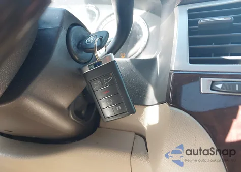 2010 Cadillac Escalade Luxury из США, поврежденный, VIN 1GYUKBEF6AR249155